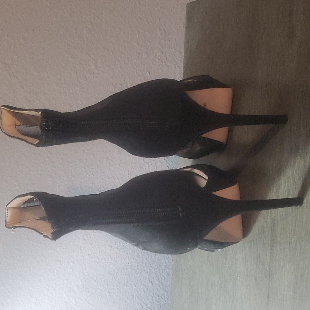 Shoes - Picture 3 of 7